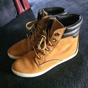 Womens Timberland high-top sneakers